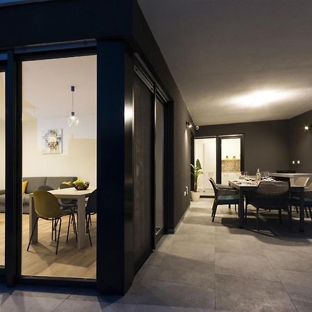 Modern 3-Bedroom Villa With A Private Pool Pula Exterior photo